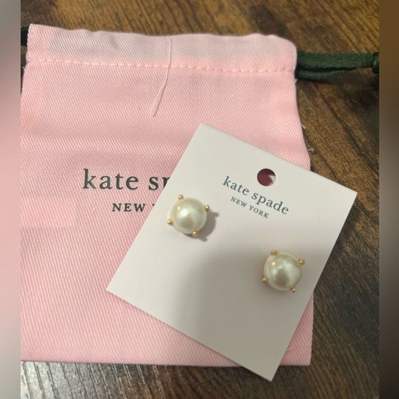 kate spade Jewelry - Kate spade pearl gumdrop stud earring in cream